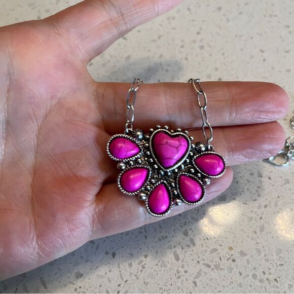 Vintage style fake Turquoise heart shaped Pendant Necklace in western style - Picture 6 of 9